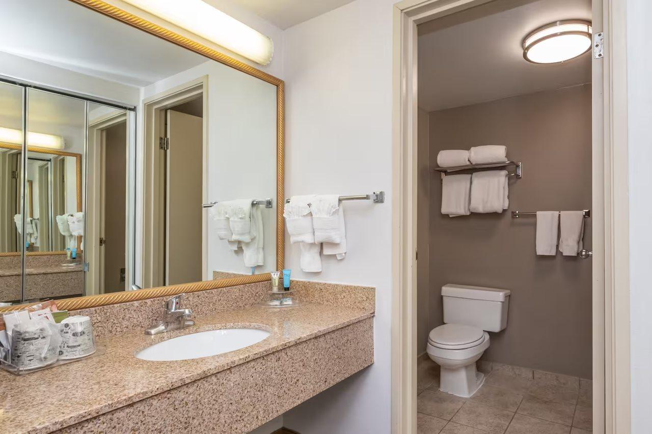 טופיקה Endeavor Inn & Suites, Trademark Collection By Wyndham מראה חיצוני תמונה
