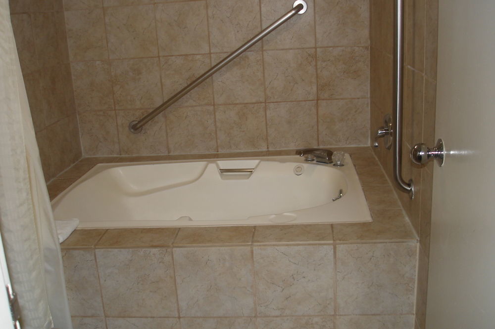 טופיקה Endeavor Inn & Suites, Trademark Collection By Wyndham מראה חיצוני תמונה